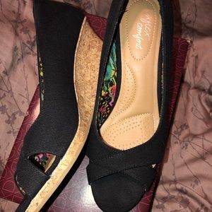 Dex flex shoes, black wedge with cork heels